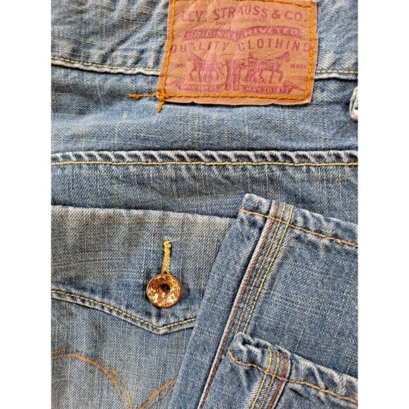 Levi's Slim Straight Slightly Faded and Distressed Jeans Size 36x30 - Picture 2 of 10
